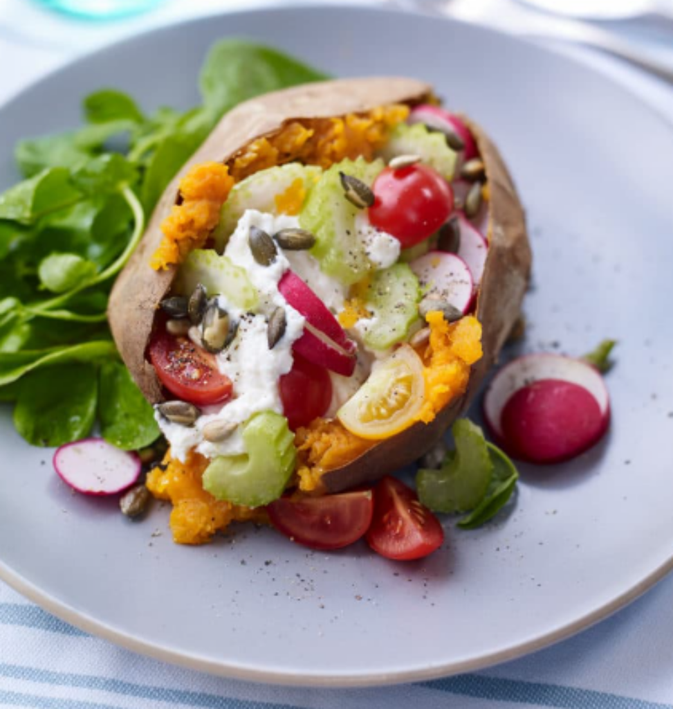 Zoete aardappel met radijs, bleekselderij en ricotta