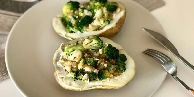 Aardappel gevuld met broccoli